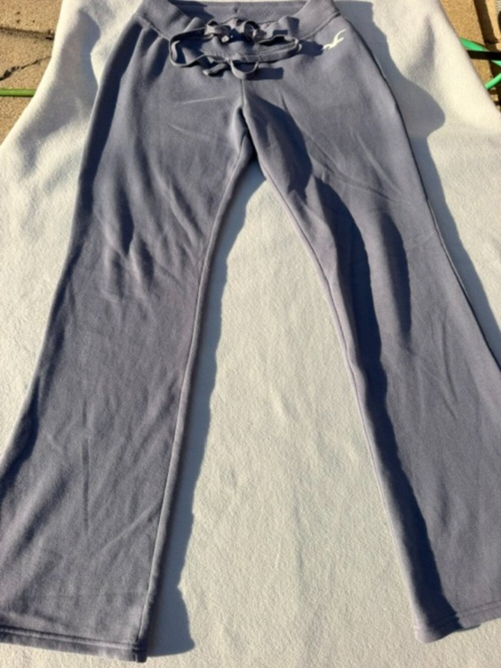 Hollister Co. sweatpants in excellent condition. #loungewear #cozy Women Medium